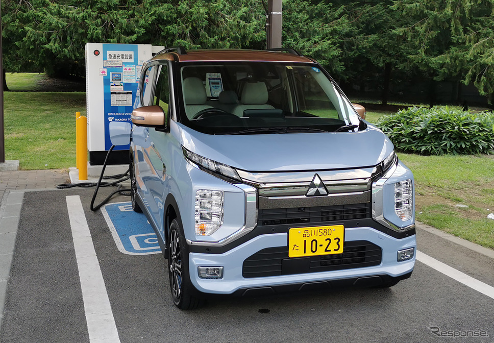 あったはずの充電器がすでになく、一般道での充電をあきらめて横川SAへ《写真撮影 諸星陽一》