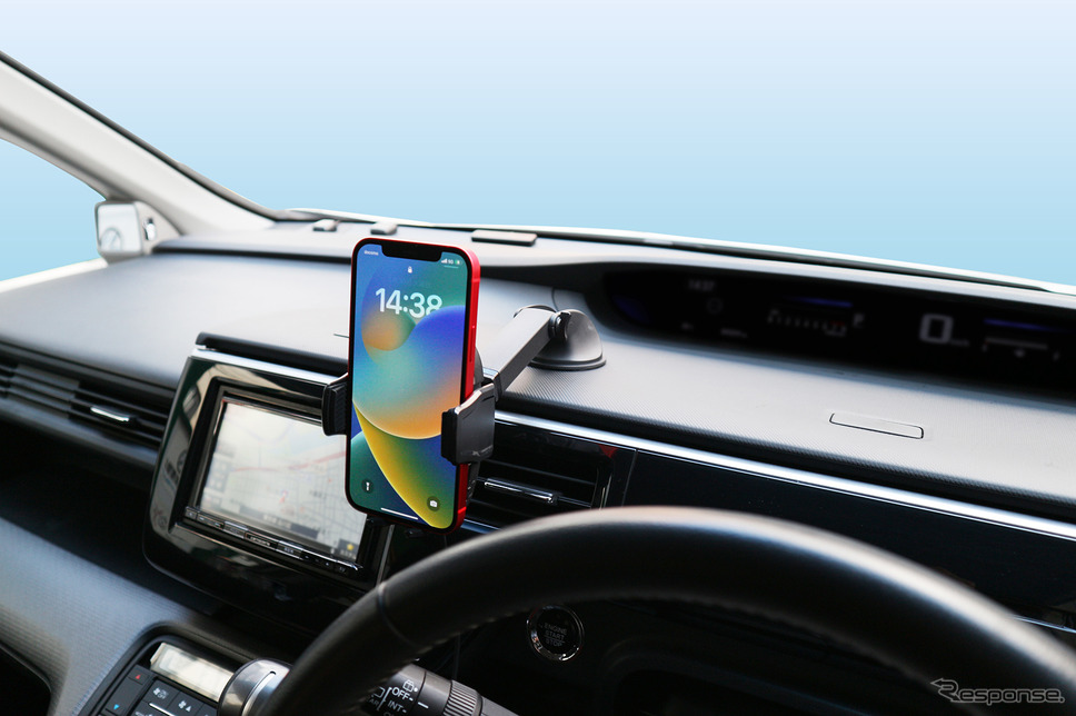 ペルシード・スマホホルダー ワイヤレス充電 自動開閉 ロングアーム吸盤取付(PPH2305)Photo by ペルシード