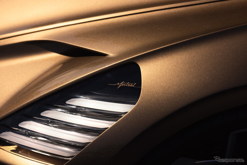 ブガッティW16ミストラルのゴールド仕様《photo by Bugatti》