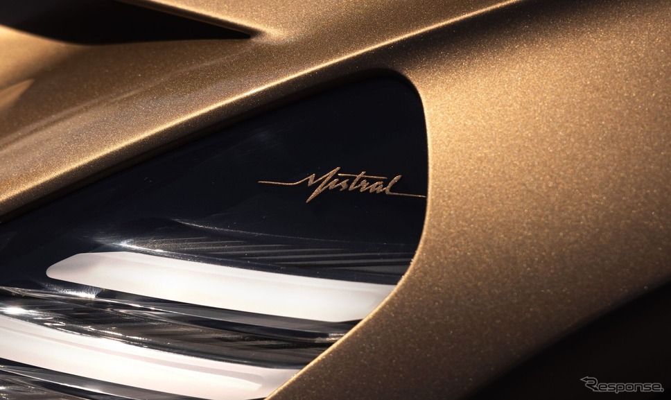 ブガッティW16ミストラルのゴールド仕様《photo by Bugatti》