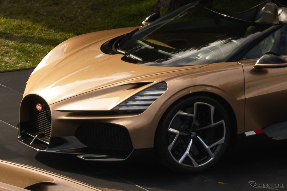 ブガッティ W16 ミストラル のゴールド仕様《photo by Bugatti》