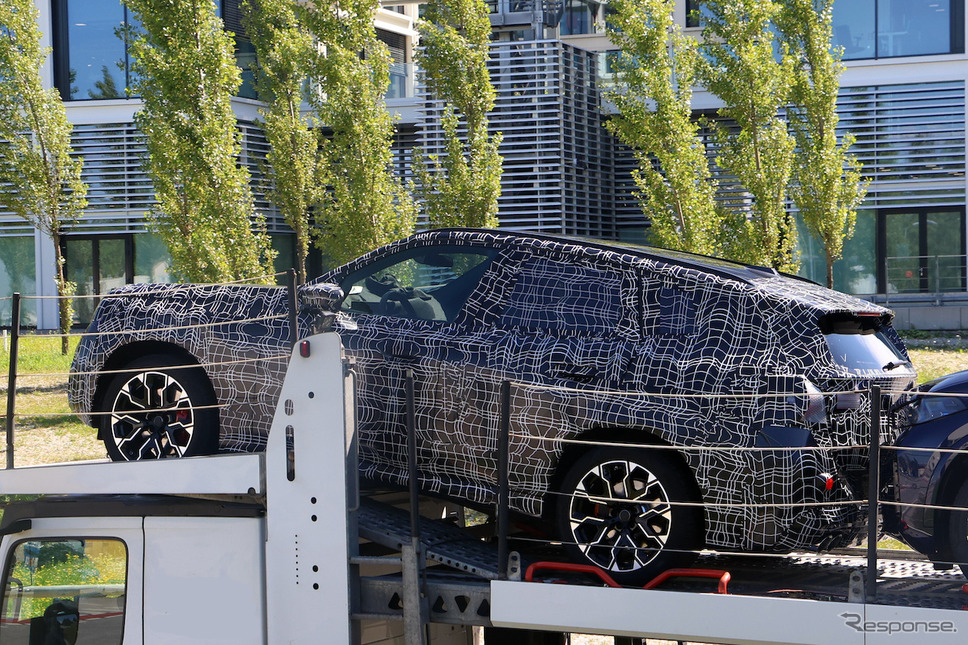 BMW X3 次期型プロトタイプ（スクープ写真）《APOLLO NEWS SERVICE》
