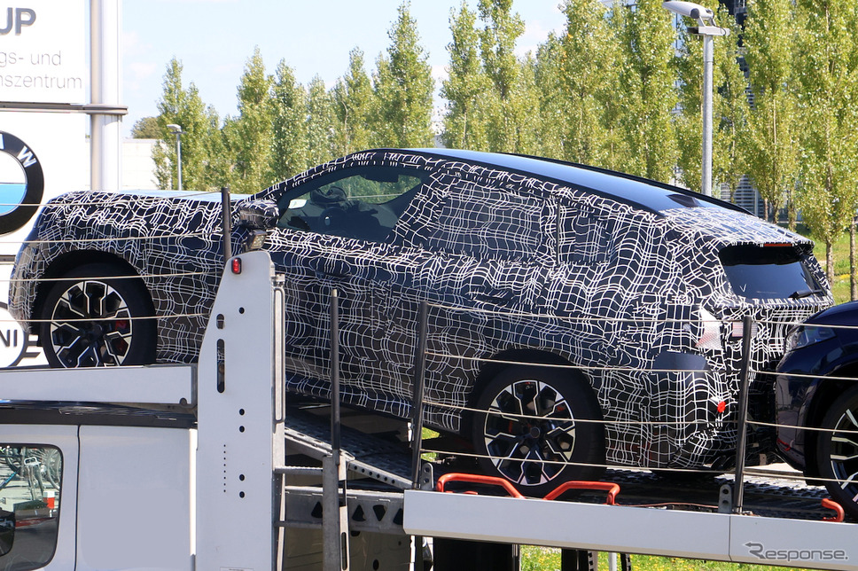 BMW X3 次期型プロトタイプ（スクープ写真）《APOLLO NEWS SERVICE》
