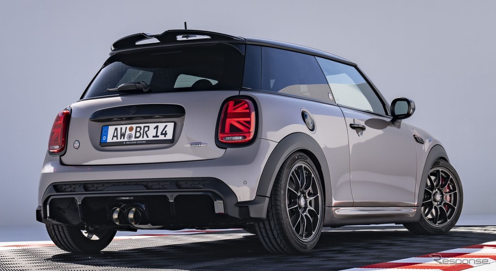 MINI ジョン・クーパー・ワークス の「ブルドッグ・レーシング・エディション」《photo by MINI》