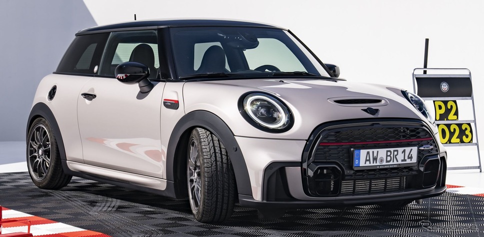 MINI ジョン・クーパー・ワークス の「ブルドッグ・レーシング・エディション」《photo by MINI》