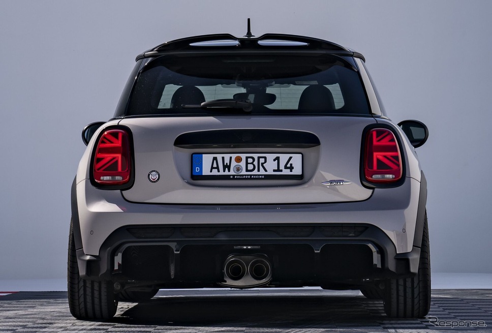 MINI ジョン・クーパー・ワークス の「ブルドッグ・レーシング・エディション」《photo by MINI》
