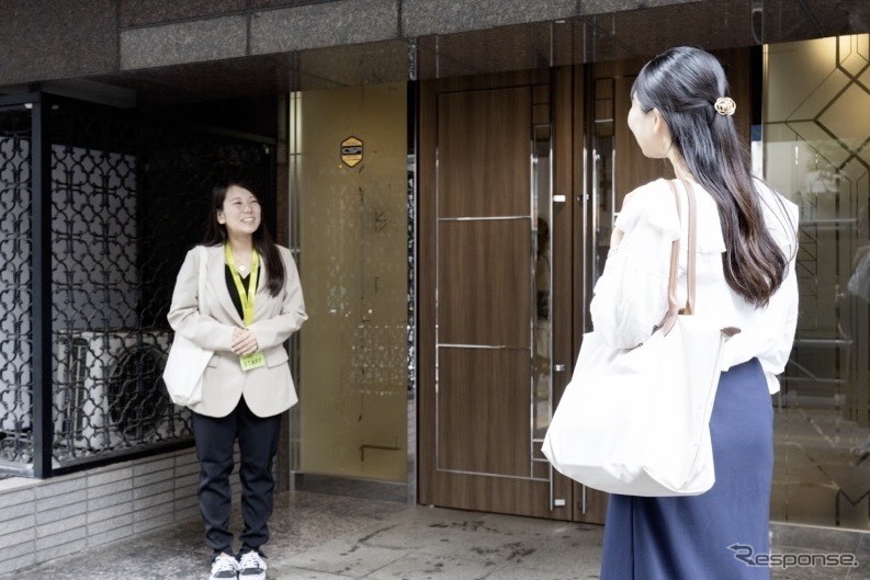 近くのポートへLUUPを返却して物件へ《写真提供 LUUP》