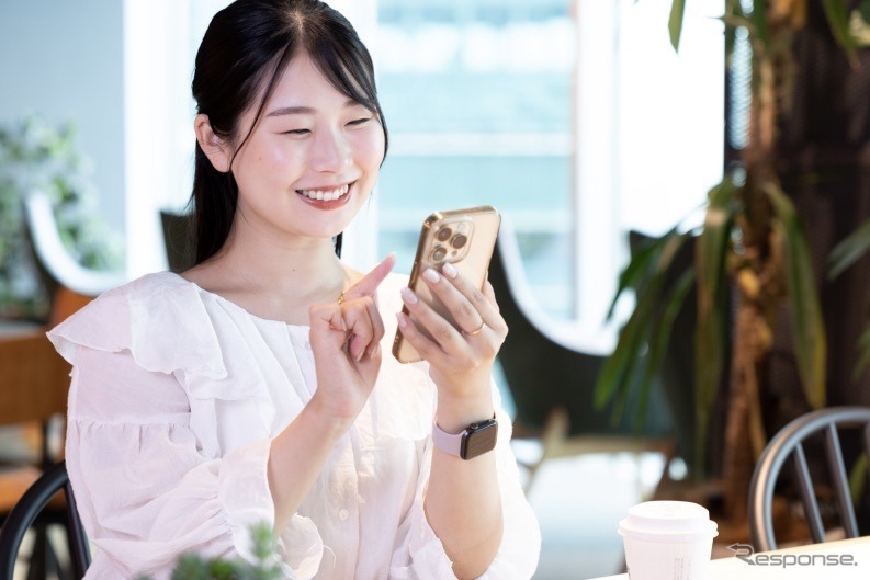 気に入ったらスマホから入居申込《写真提供 LUUP》