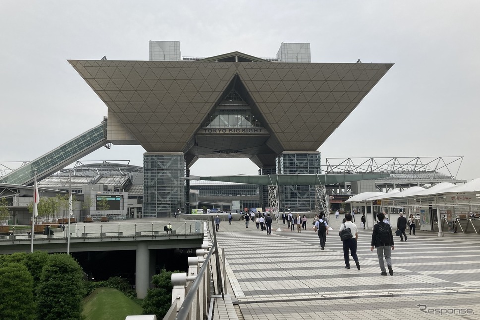 ジャパンモビリティショー2023会場の東京ビッグサイト《写真撮影 高木啓》