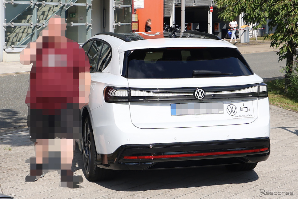 VW ID.7 ヴァリアント　市販型プロトタイプ　スクープ写真《APOLLO NEWS SERVICE》