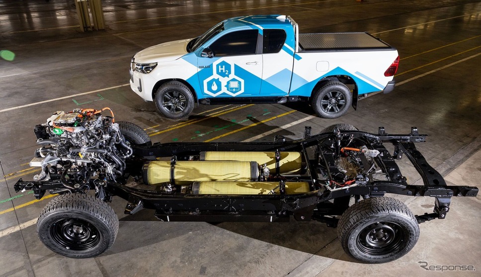トヨタ・ハイラックス の水素燃料電池車の最新プロトタイプ《photo by Toyota》