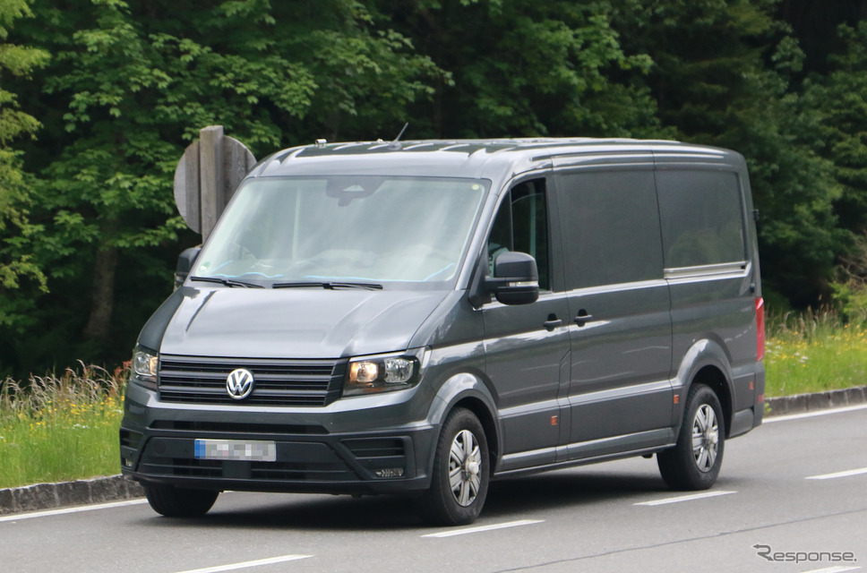 VW クラフター 改良新型プロトタイプ　スクープ写真《APOLLO NEWS SERVICE》