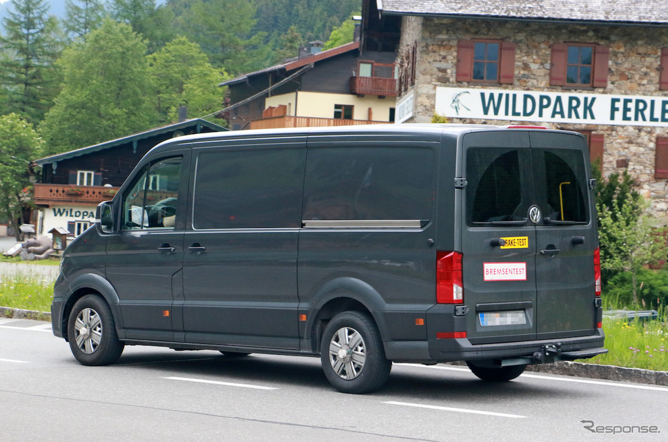 VW クラフター 改良新型プロトタイプ　スクープ写真《APOLLO NEWS SERVICE》