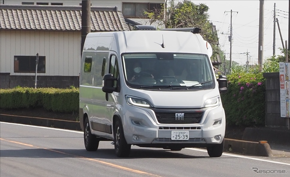デュカトベースのキャンピングカー「LandwagonTT」《写真撮影 家本浩太》