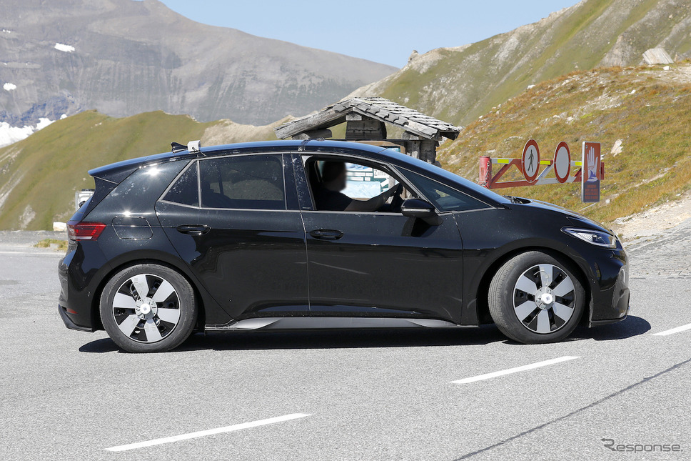 VW ID.3 GTX プロトタイプ(スクープ写真)《APOLLO NEWS SERVICE》