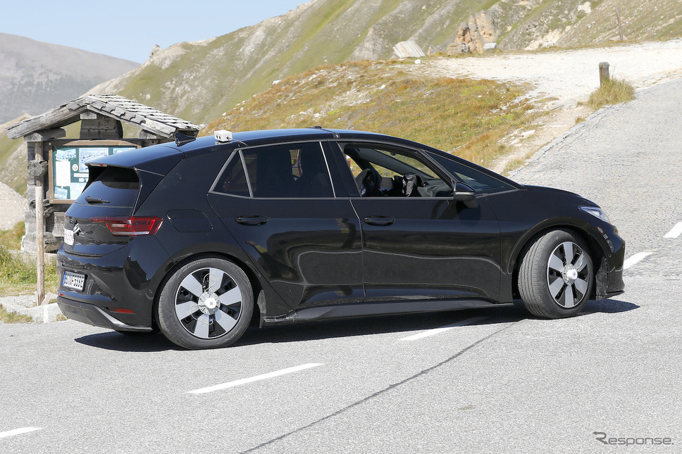 VW ID.3 GTX プロトタイプ(スクープ写真)《APOLLO NEWS SERVICE》