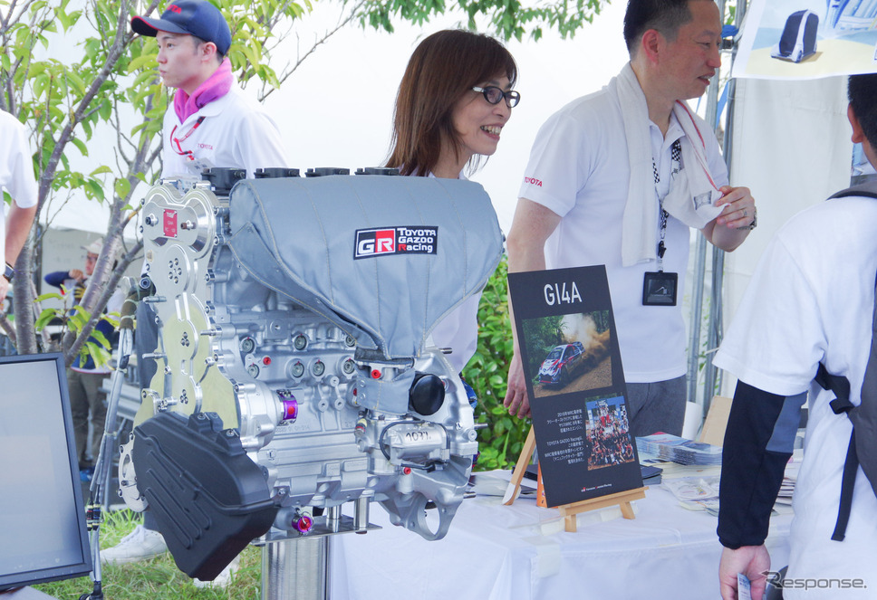 学生フォーミュラの企業PRコーナー。各社目玉の技術展示などをおこないアピール《写真撮影 宮崎壮人》