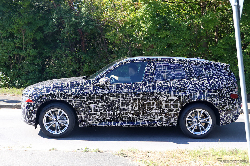 BMW X3 次期型プロトタイプ（スクープ写真）《APOLLO NEWS SERVICE》