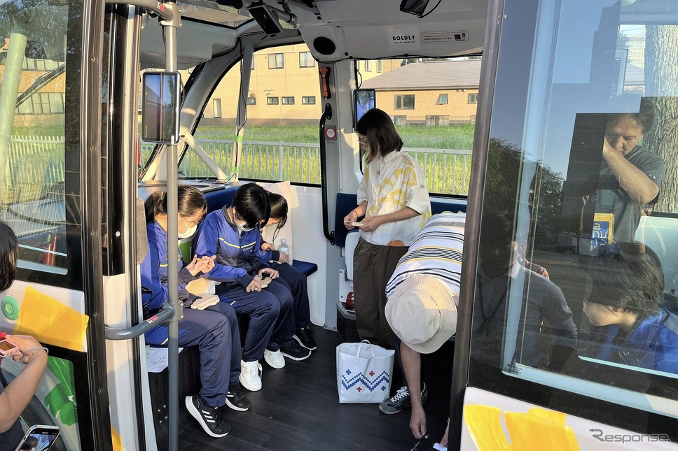 内装のデザインには苫小牧東中学校の美術部の生徒が参加《写真提供 ボードリー》
