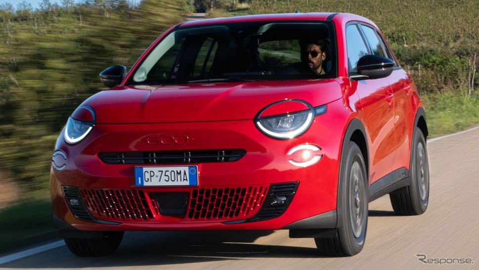 フィアット 600e の「RED」《photo by Fiat》