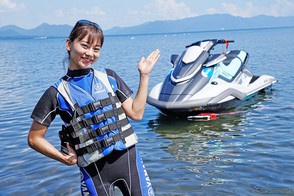 ヤマハ女子の指出瑞貴さんが、バイクと水上バイクを1日で遊び倒す！《写真撮影 柳田由人》