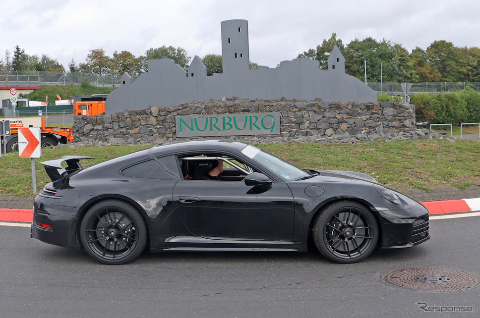 ポルシェ 911 GTSハイブリッド プロトタイプ エアロパッケージ（スクープ写真）《APOLLO NEWS SERVICE》