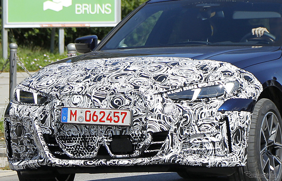 BMW i4 改良新型プロトタイプ(スクープ写真)《APOLLO NEWS SERVICE》