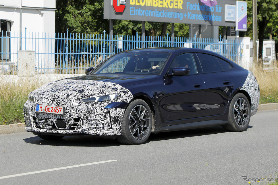 BMW i4 改良新型プロトタイプ(スクープ写真)《APOLLO NEWS SERVICE》