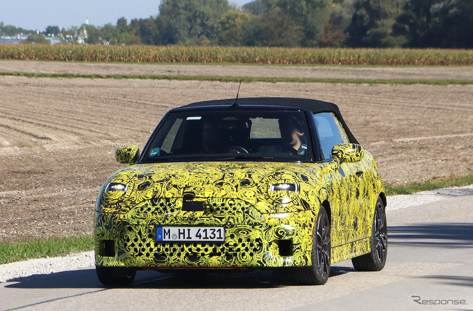 MINI コンバーチブル JCW 次期型プロトタイプ(スクープ写真)《APOLLO NEWS SERVICE》