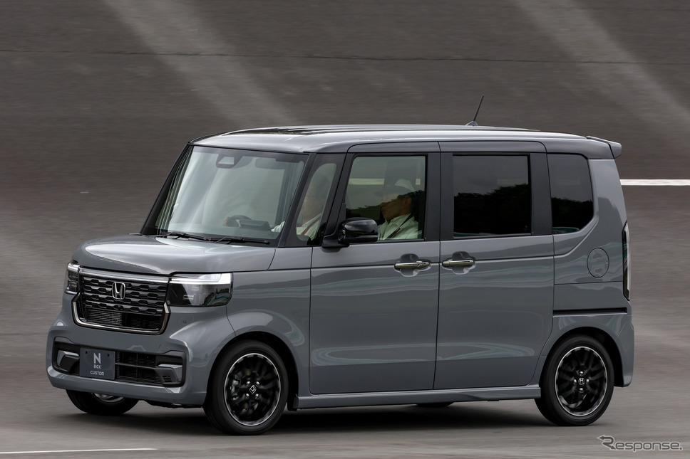 ホンダ N-BOX カスタム 新型《写真提供 ホンダ》