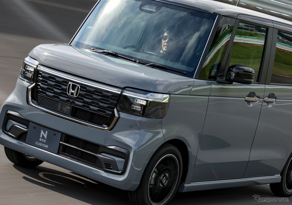 ホンダ N-BOX カスタム 新型《写真提供 ホンダ》