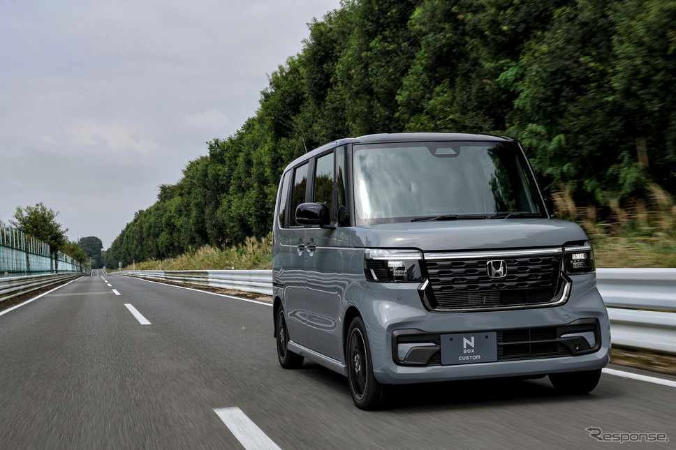 ホンダ N-BOXカスタム 新型《写真提供 ホンダ》