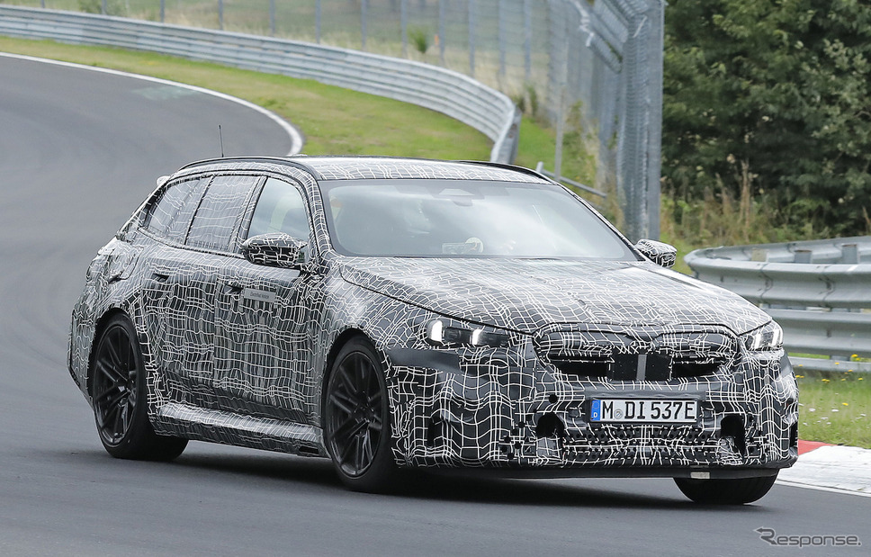 BMW M5ツーリング 新型プロトタイプ(スクープ写真)《APOLLO NEWS SERVICE》