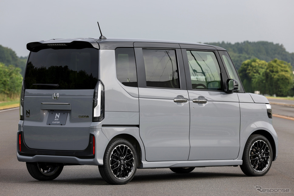 ホンダ N-BOXカスタム 新型《写真提供 ホンダ》