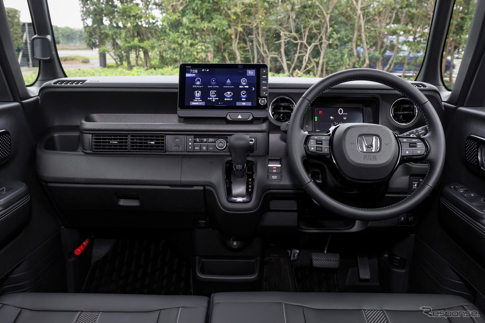 ホンダ N-BOXカスタム 新型《写真提供 ホンダ》