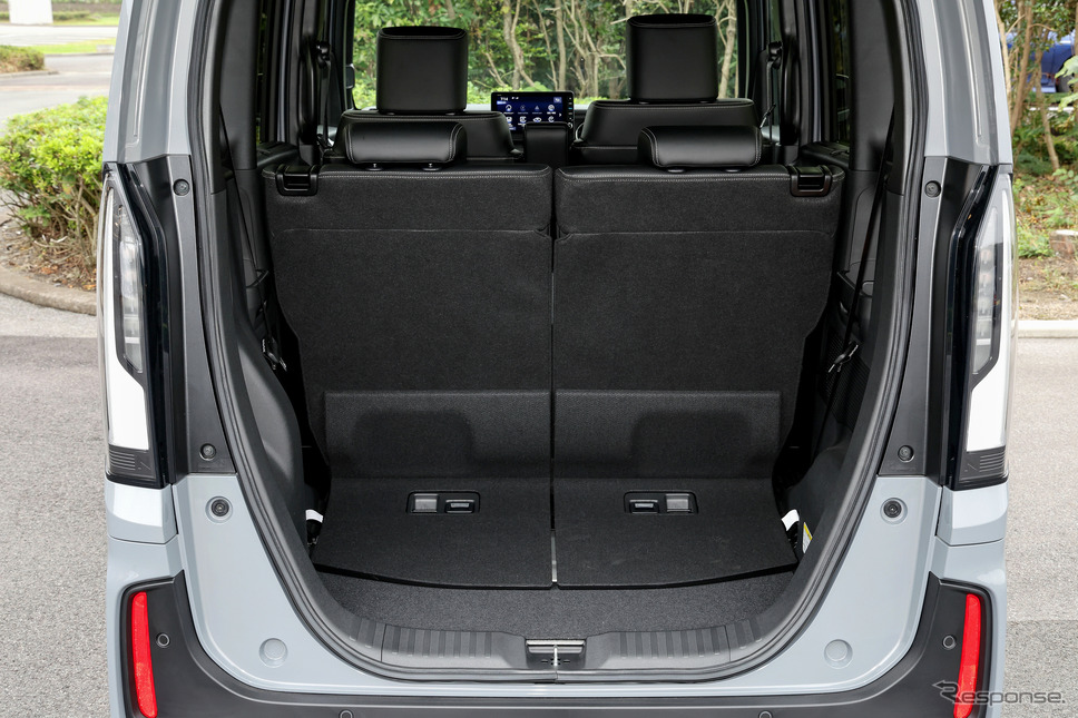 ホンダ N-BOXカスタム 新型《写真提供 ホンダ》
