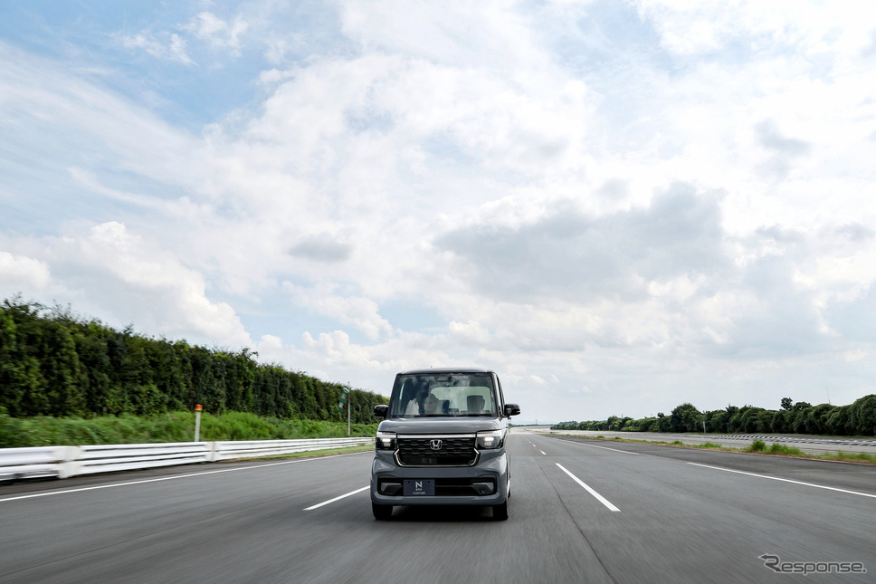ホンダ N-BOXカスタム 新型《写真提供 ホンダ》