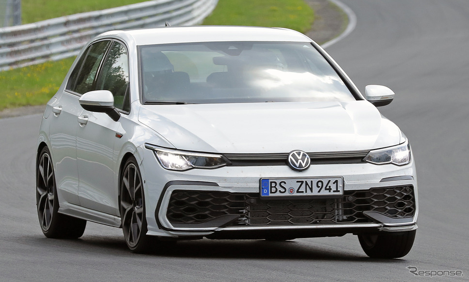 VW ゴルフ GTI 改良新型プロトタイプ(スクープ写真)《APOLLO NEWS SERVICE》