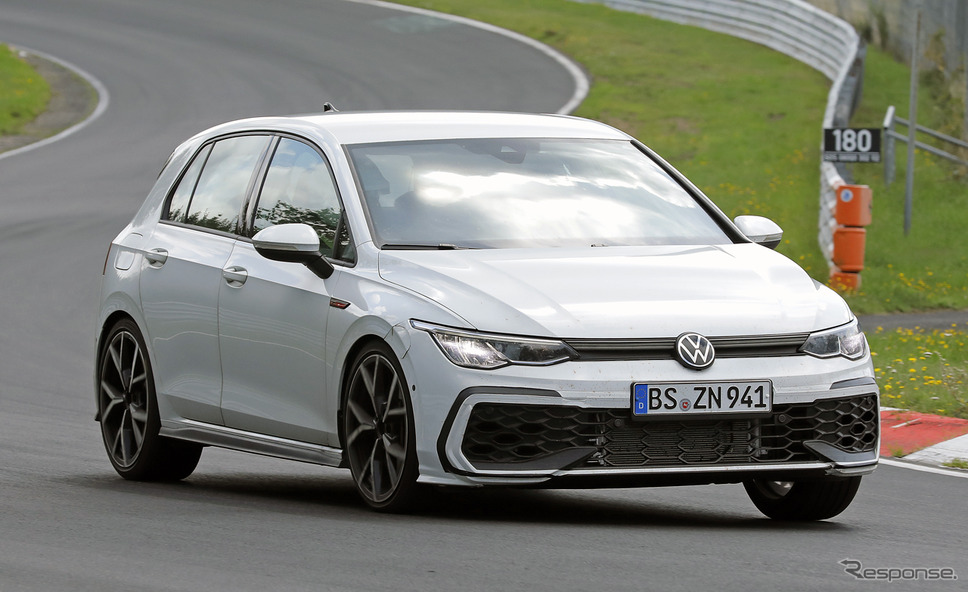 VW ゴルフ GTI 改良新型プロトタイプ(スクープ写真)《APOLLO NEWS SERVICE》