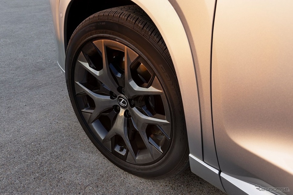 レクサス TX のハイブリッド車「TX500h」《photo by Lexus》