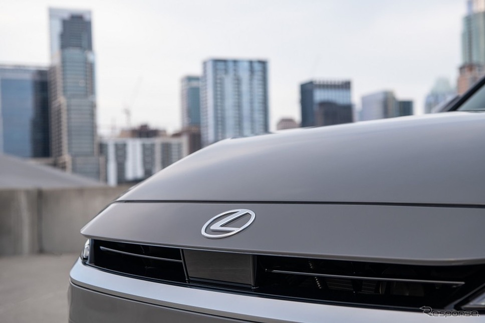 レクサス TX のハイブリッド車「TX500h」《photo by Lexus》