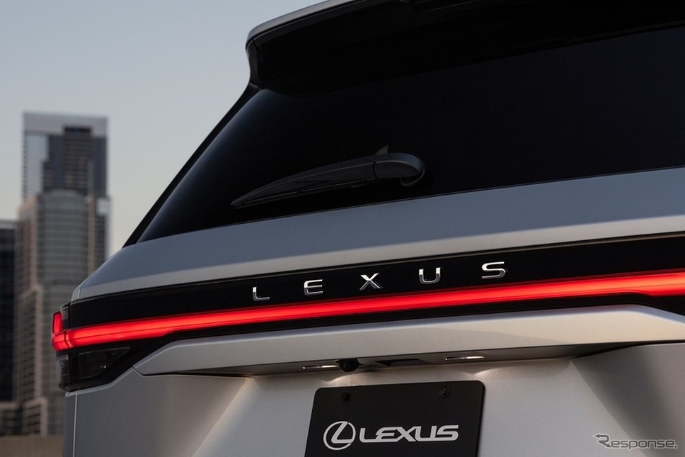 レクサス TX のハイブリッド車「TX500h」《photo by Lexus》