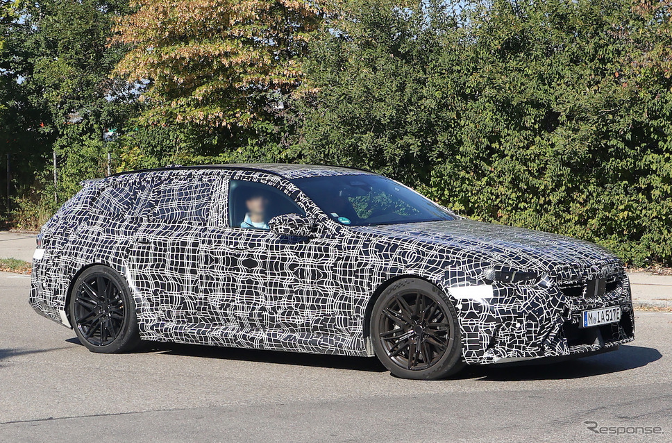 BMW M5ツーリング プロトタイプ(スクープ写真)《APOLLO NEWS SERVICE》