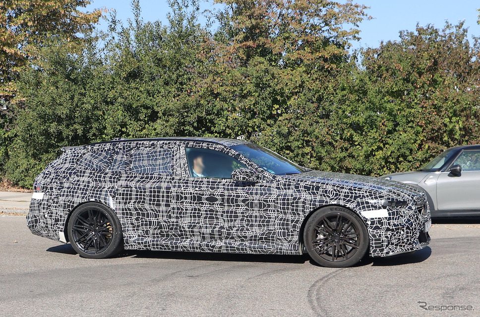 BMW M5ツーリング プロトタイプ(スクープ写真)《APOLLO NEWS SERVICE》