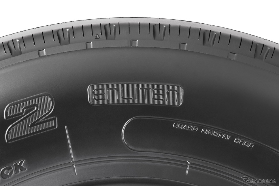 タイヤ基盤技術「ENLITEN」を採用した「R202」がいすゞエルフ新型に新車装着《写真提供 ブリヂストン》