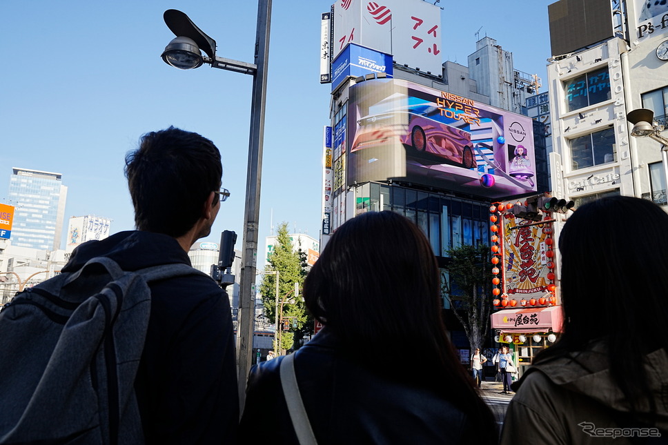 クロス新宿ビジョン《写真提供:日産自動車》