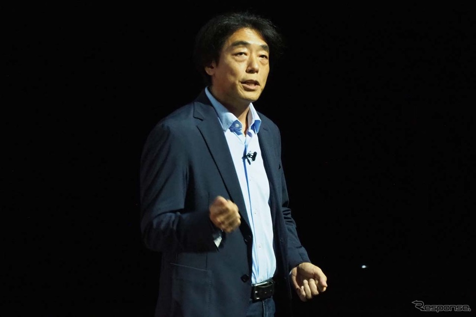 プロトタイプについて説明するソニー・ホンダモビリティの代表取締役社長 兼 COOの川西 泉氏《写真撮影 会田肇》