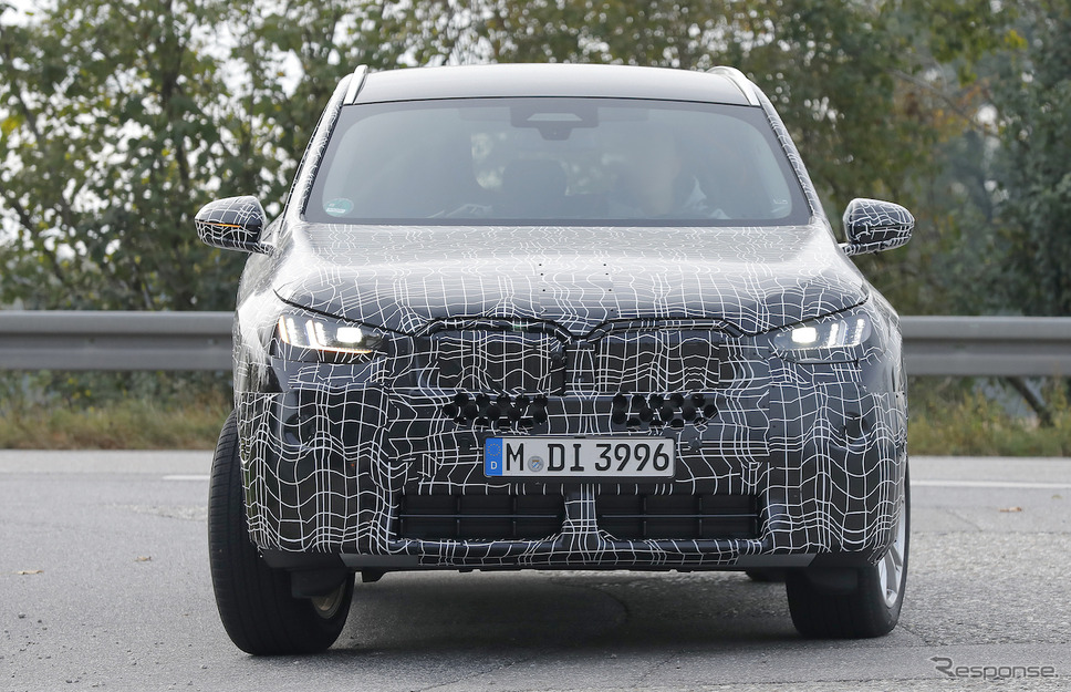 BMW X3 次期型プロトタイプ(スクープ写真)《APOLLO NEWS SERVICE》