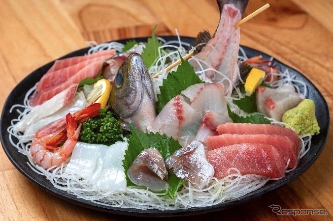 ばすてい:海の幸を盛り込んだセット(事前予約及び別途料金が必要)《写真提供 東海自動車》