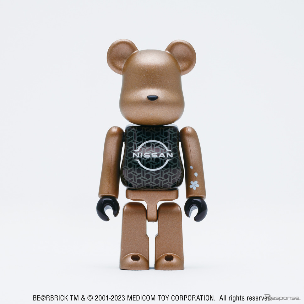 NISSAN 90周年記念 BE@RBRICK 100% & 400%《写真提供:日産自動車》